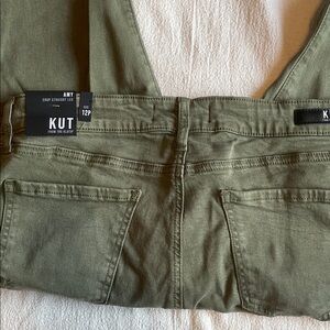 NWT Kut from the Kloth Sage Green Crop Pants